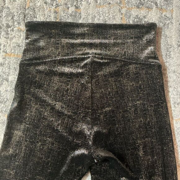 SPANX BLACK AND GOLD VELVET LEGGINGS! EUC! SIZE M - Picture 8 of 8